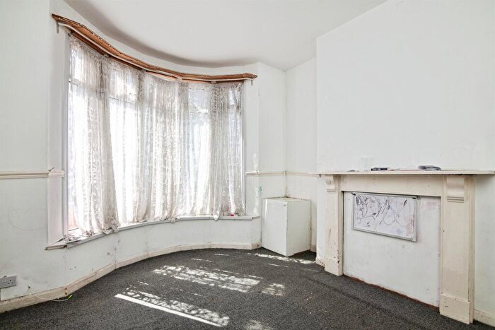 3 Bedroom Terraced House For Sale In Albert Road, Aston, Birmingham, B6