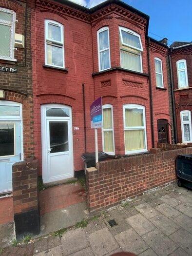 3 Bedroom Flat To Rent In Crawley Road, Luton LU1