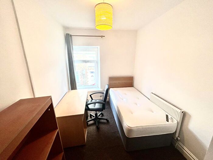 4 Bedroom House Of Multiple Occupation To Rent In Queen Street, , Treforest, CF37
