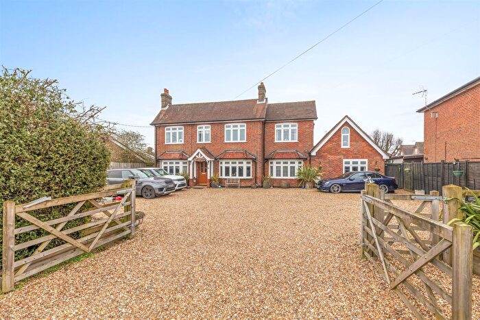 6 Bedroom Detached House For Sale In Holmer Green, High Wycombe, HP15