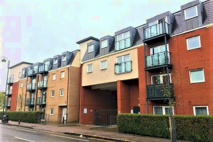 2 Bedroom Flat To Rent In Topaz CourtHigh Road Leytonstone, London, E11