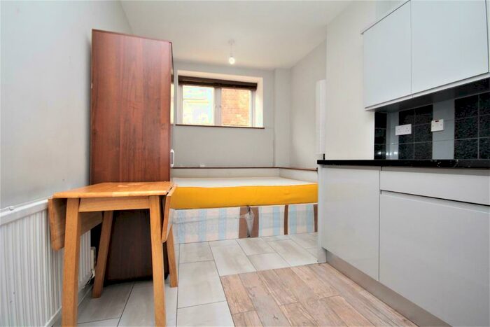 Studio To Rent In Southgate Road, Islington, London, N1