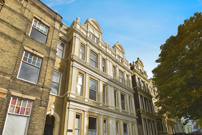 2 Bedroom Flat To Rent In Castle Hill Rochester, ME1