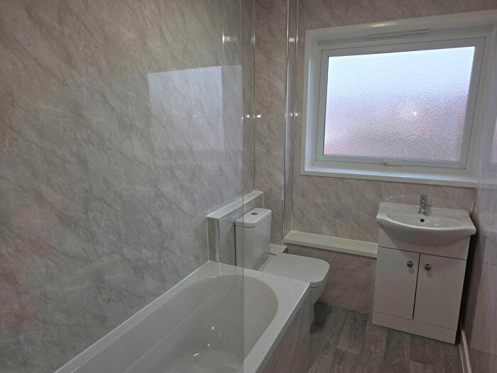 2 Bedroom Flat For Sale In East Yar Road, Sandown, PO36