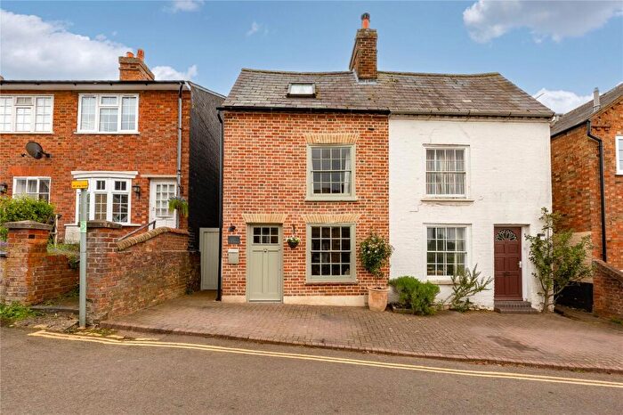 4 Bedroom Semi-Detached House For Sale In Mount Pleasant, Aspley Guise, Bedfordshire, MK17