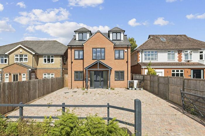 4 Bedroom Detached House To Rent In Markyate Road, Slip End, Bedfordshire, LU1