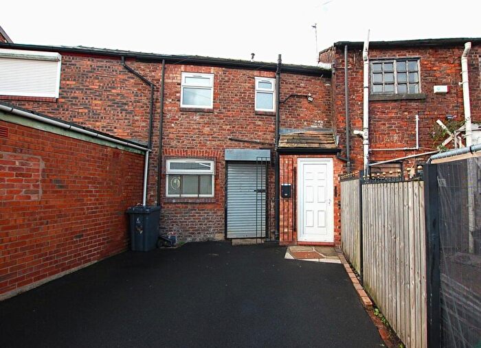 1 Bedroom Apartment To Rent In Wellington Street, Ashton-under-Lyne, Greater Manchester, OL6