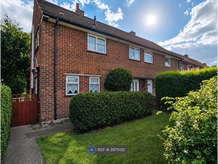 3 Bedroom Semi-Detached House To Rent In Derwent Drive, Tibshelf, Alfreton, DE55