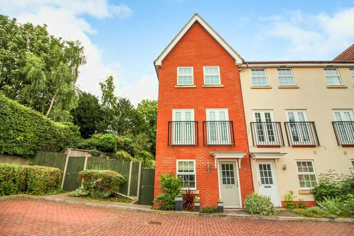 3 Bedroom Town House To Rent In Orchard Close, Eye, IP23