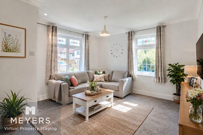 3 Bedroom Bungalow For Sale In Stroud Park Avenue, Christchurch, BH23