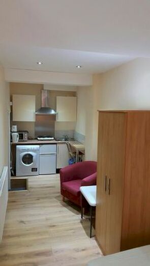 Studio To Rent In Boston Road, London, W7