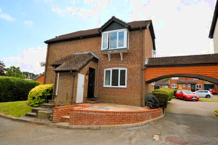 2 Bedroom Maisonette To Rent In Hawkesworth Drive, Bagshot, GU19