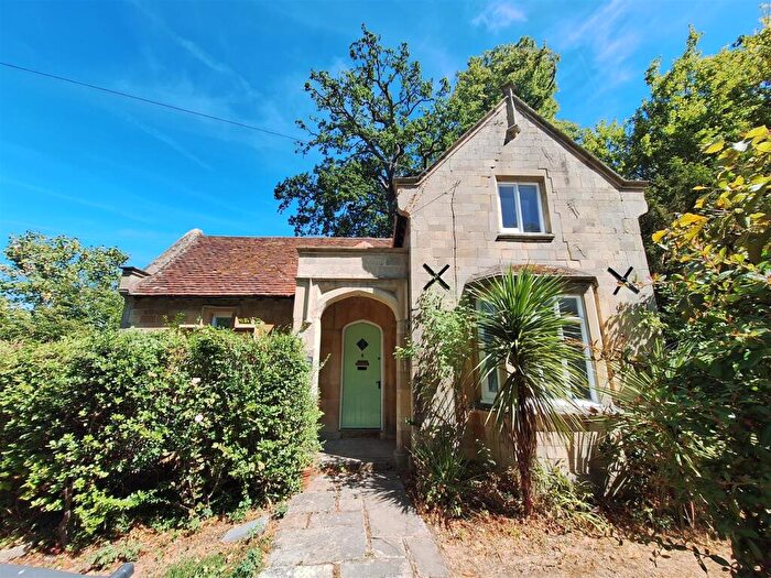 1 Bedroom Detached House To Rent In Foxhill Lodge, RG6