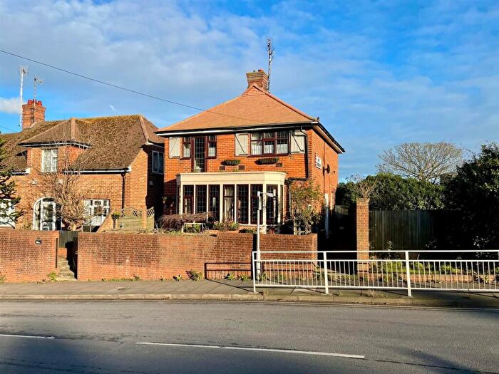 3 Bedroom Detached House For Sale In Lewes Road, Newhaven, BN9