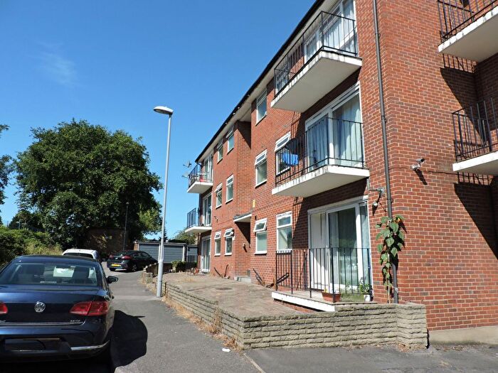 2 Bedroom Flat To Rent In Wickham Close, New Malden, KT3
