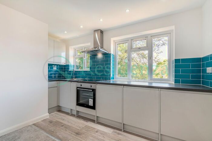 1 Bedroom Flat To Rent In Chelsea Close, Hampton Hill, TW12