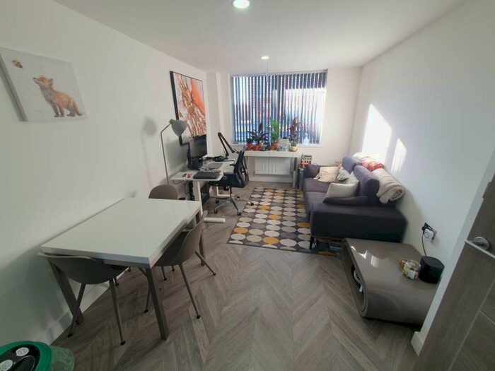 1 Bedroom Flat To Rent In Maindy Road, Cathays, CF24