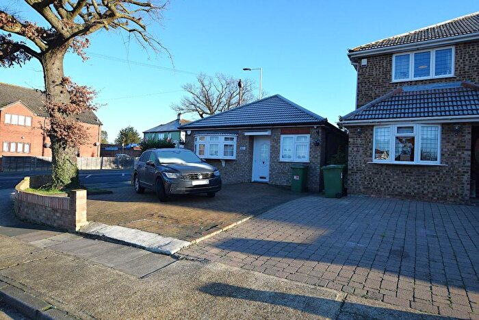 3 Bedroom Detached Bungalow To Rent In Irons Way, Romford, RM5