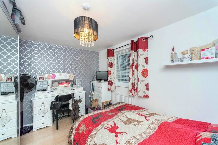 1 Bedroom Flat For Sale In Clos Cwm Golau, Merthyr Tydfil CF47