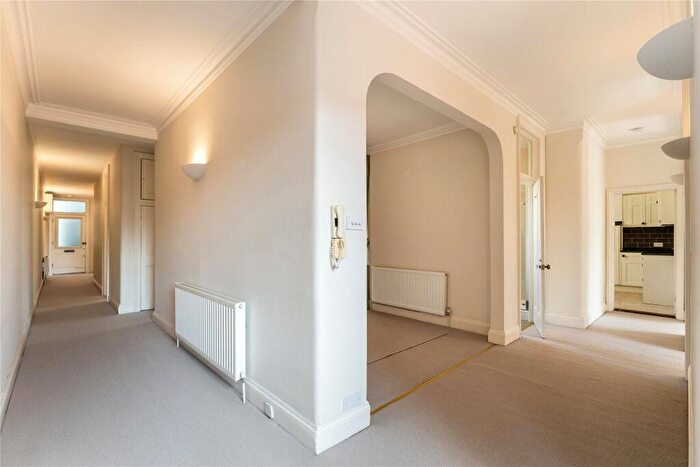 3 Bedroom Flat To Rent In Prince Of Wales Drive, Battersea, SW11