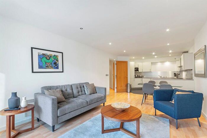 1 Bedroom Flat For Sale In Brewhouse Yard, Clerkenwell, EC1V