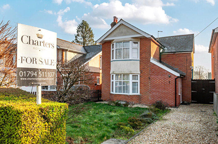 3 Bedroom Detached House For Sale In Calmore Road, Calmore, Southampton, Hampshire, SO40