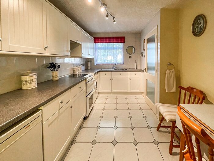 3 Bedroom Terraced House For Sale In Beechwood Avenue, Sunbury On Thames, TW16