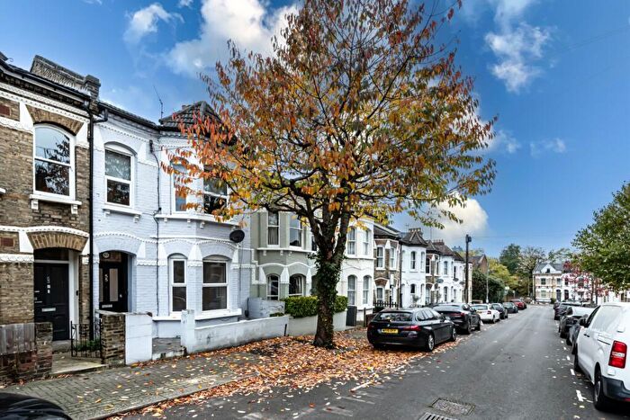 1 Bedroom Flat To Rent In Harbut Road, Battersea, London, SW11