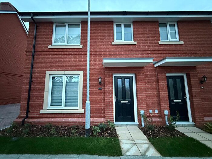 3 Bedroom Semi-Detached House To Rent In Murphy Avenue, Aldershot, GU11