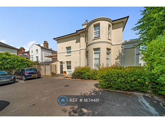 2 Bedroom Flat To Rent In Clarence House, Tunbridge Wells, TN1