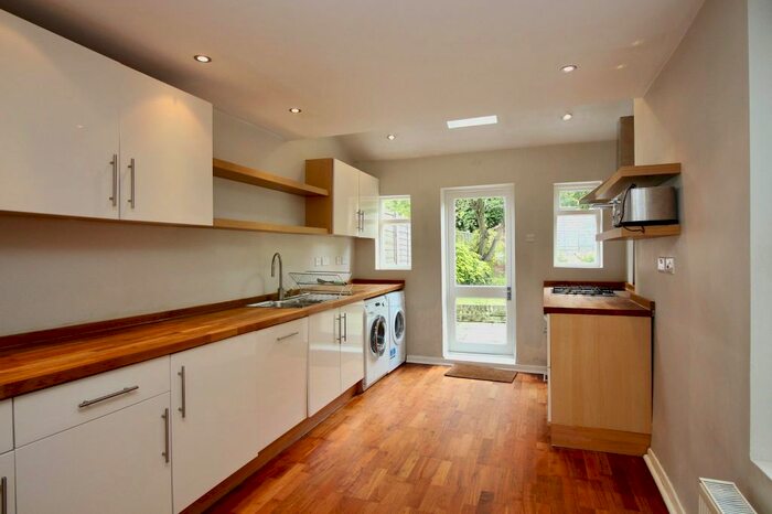 4 Bedroom Terraced House To Rent In Dagmar Road, Finsbury Park, London, N4