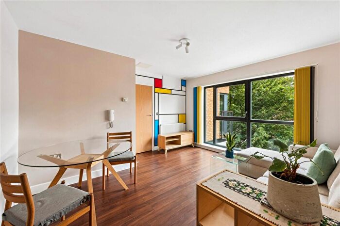 1 Bedroom Apartment To Rent In Chapter House, Chapter House, London, E2