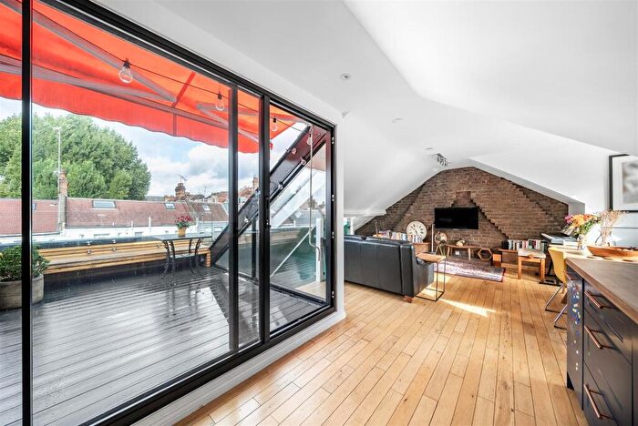 3 Bedroom Flat To Rent In Eton Garages, Belsize Park, NW3