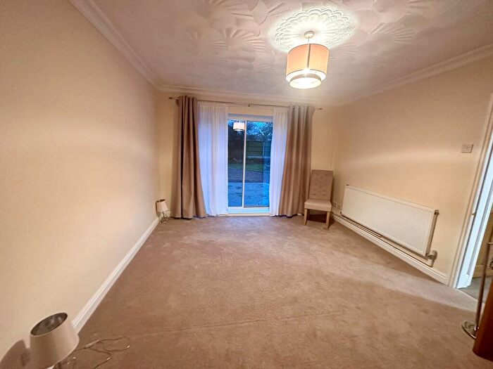 2 Bedroom Bungalow To Rent In Northfield Lane, Wickersley, Rotherham, S66