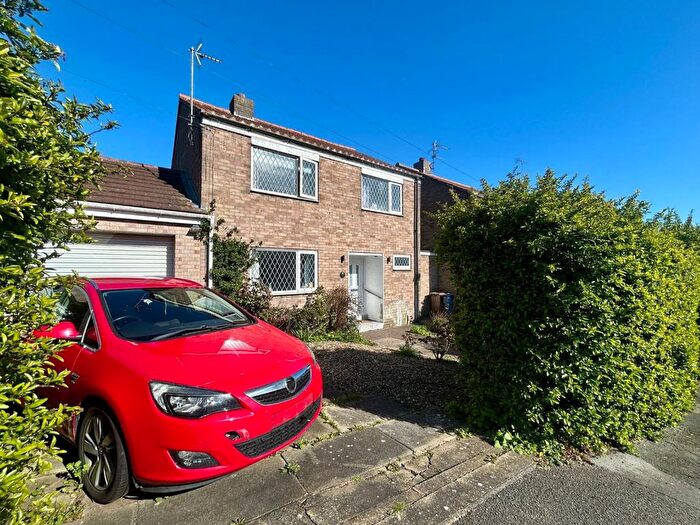 3 Bedroom Semi Detached House For Sale In Bed Semi-Detached House, Carnaby Avenue, Bridlington, YO16