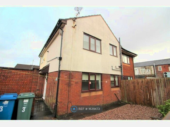 1 Bedroom Semi-Detached House To Rent In Barrett Court, Bury, BL9