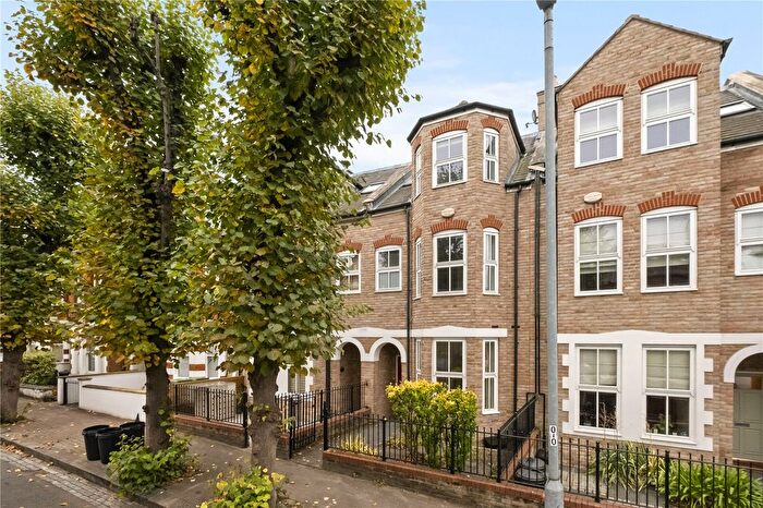 5 Bedroom Terraced House For Sale In Barmouth Road, London, SW18