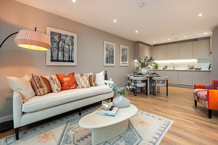 1 Bedroom Flat For Sale In "One Bedroom Apartment" At Station Approach, South Oxhey, WD19