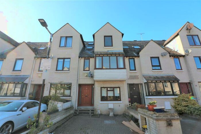 4 Bedroom Terraced House To Rent In Pointers Close, Isle Of Dogs, E14