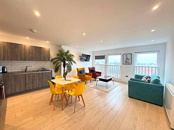 1 Bedroom Apartment To Rent In Western Road, Brighton, BN1