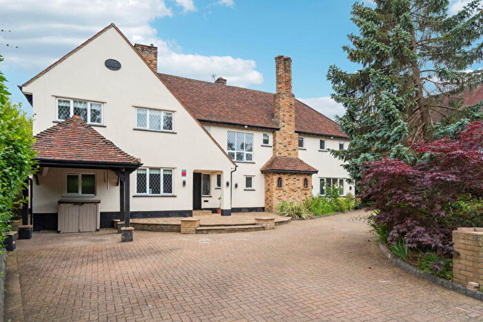 5 Bedroom Detached House For Sale In Heathside Close, Moor Park, HA6