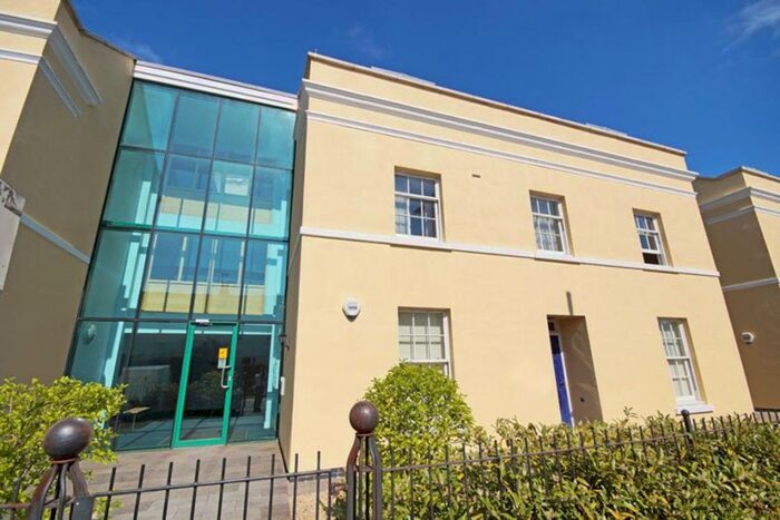 1 Bedroom Flat To Rent In Leckhampton, GL50