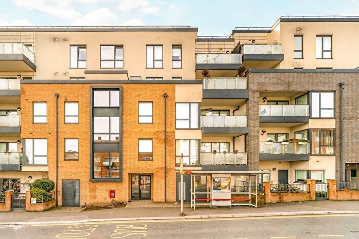 2 Bedroom Flat For Sale In Station Road, London, N11