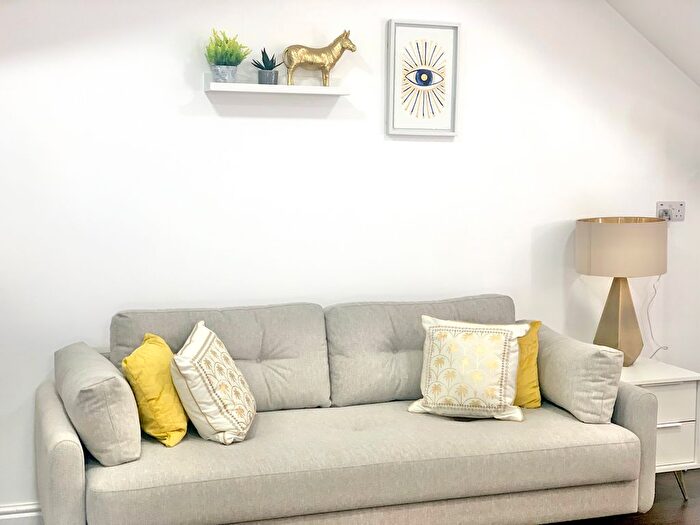 Studio To Rent In Church Road, Birmingham, B13