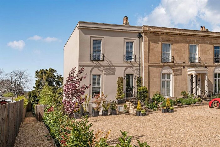 4 Bedroom Semi Detached House For Sale In Hilperton Road, Trowbridge, BA14