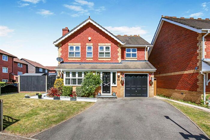 4 Bedroom Detached House For Sale In Brasted Close, Sutton, SM2