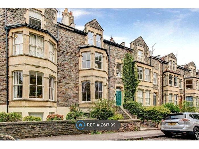 2 Bedroom Flat To Rent In Royal Park, Bristol, BS8