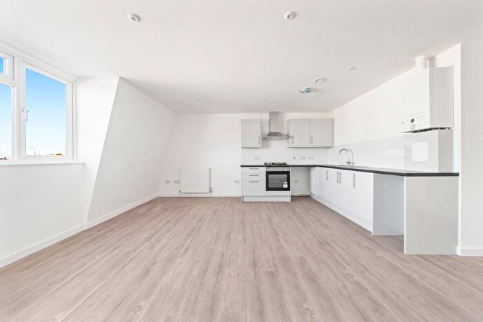 1 Bedroom Flat For Sale In Central Parade, Ley Street, Ilford, IG2