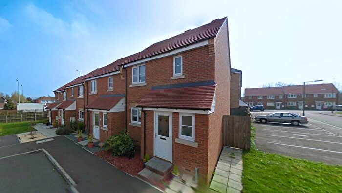 2 Bedroom Flat To Rent In Michigan Close, Broxbourne, EN10