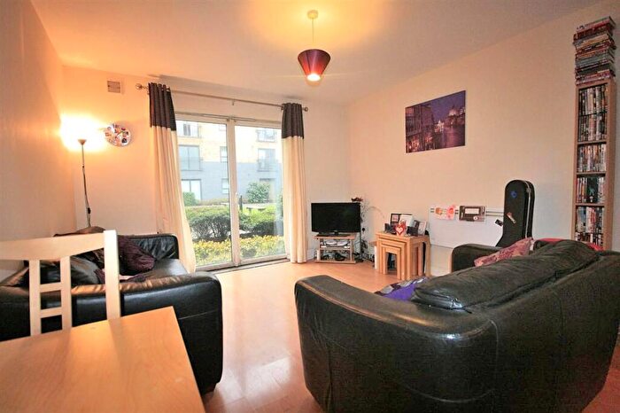 1 Bedroom Apartment To Rent In Padstone House, Bow, London, E3
